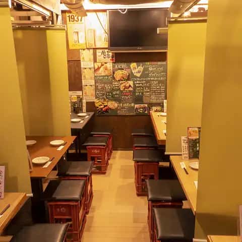 テーブル席(4〜10名、貸切20名以上)